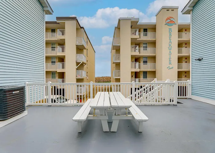 200 Feet To Beach: Inviting In Ocean City! Ocean City