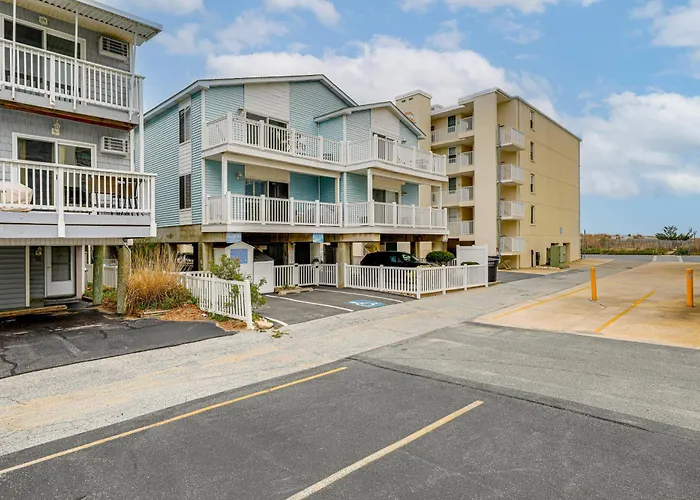 200 Feet To Beach: Inviting In Ocean City! Ocean City