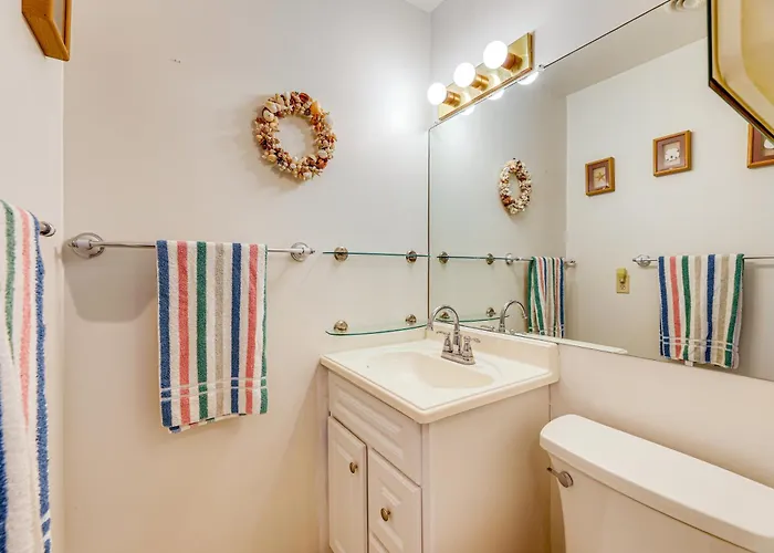 200 Feet To Beach: Inviting In Ocean City!