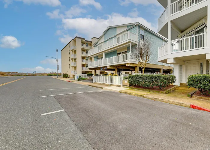 Holiday home 200 Feet To Beach: Inviting In Ocean City!