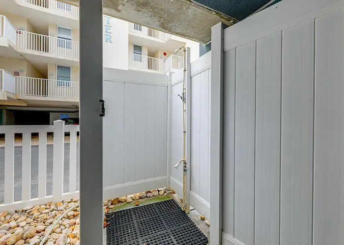 200 Feet To Beach: Inviting In Ocean City! Holiday home *