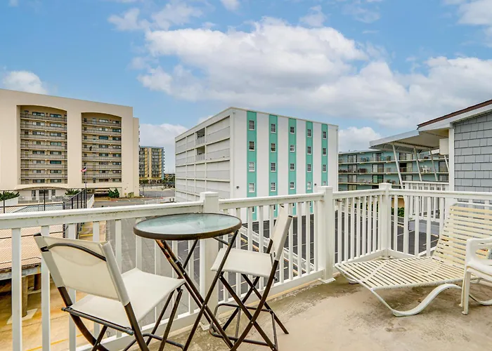 200 Feet To Beach: Inviting In Ocean City! *